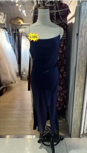 深藍緞面垂領晚禮服